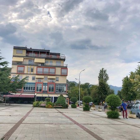 Llakmani Apartment Поградец Екстериор снимка