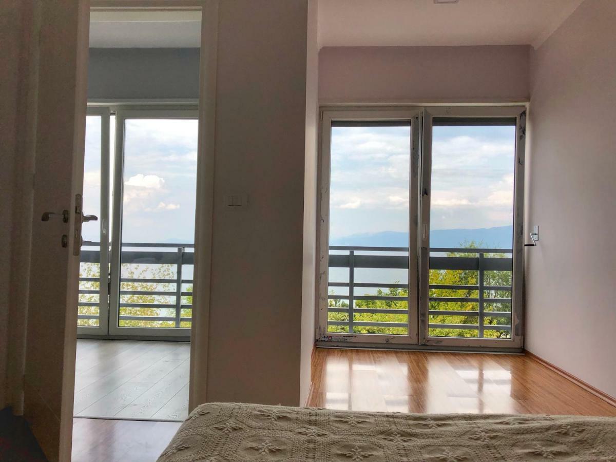 Llakmani Apartment Поградец Екстериор снимка