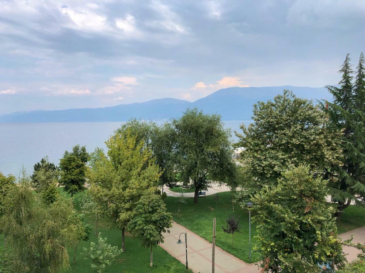 Llakmani Apartment Поградец Екстериор снимка